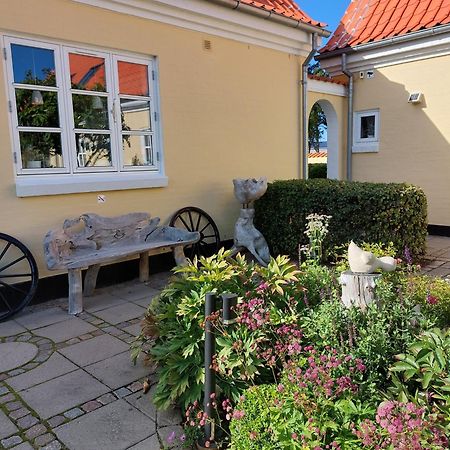 Toftegarden Guesthouse - Apartments & Rooms Skagen Exterior foto